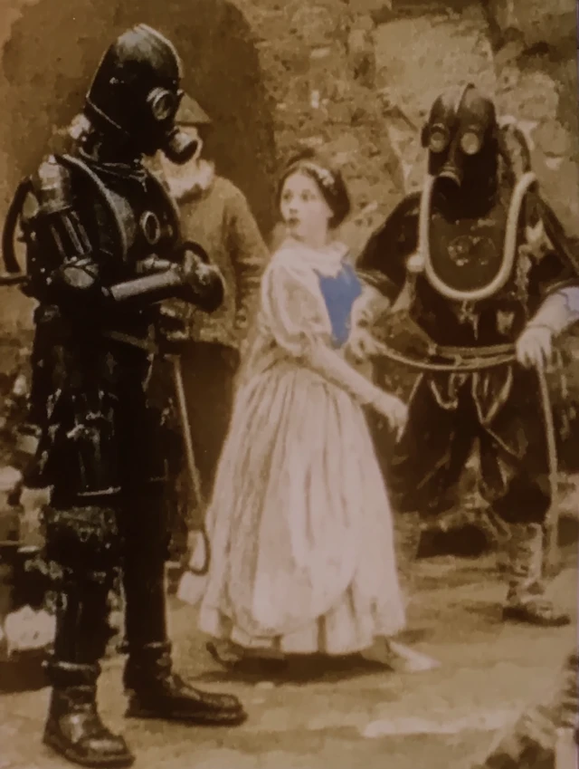 La Guerre des Étoiles: Princess Captured by Mechanical Being