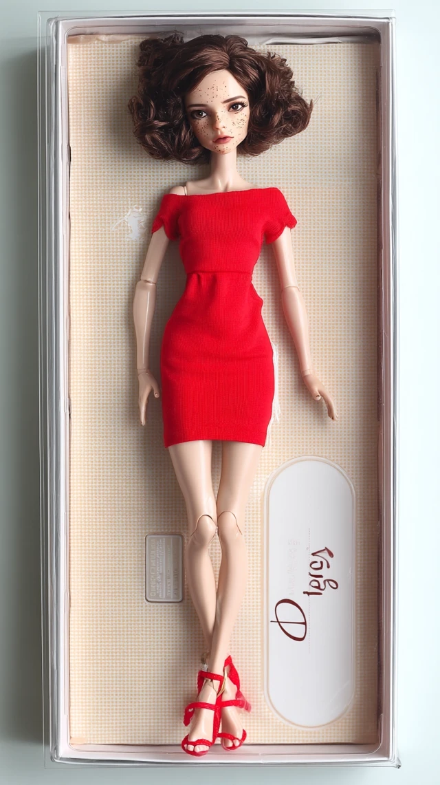 Daisy Doll in Box: Collectible Figure