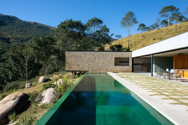 Mountain House with Pool Minas Gerais Architecture