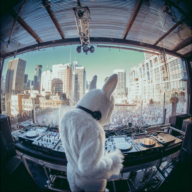 White Rabbit DJ Rooftop EDM Music Live Stream NYC