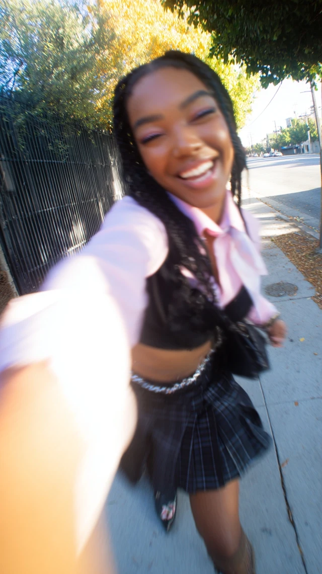 Los Angeles Selfie Teen Kpop Star Style Yasmine