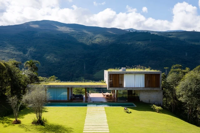 Mountain House with Pool Minas Gerais Architecture