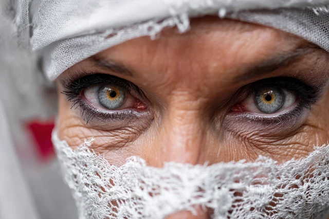 Bride Disguise Woman Infiltrating Wedding Event
