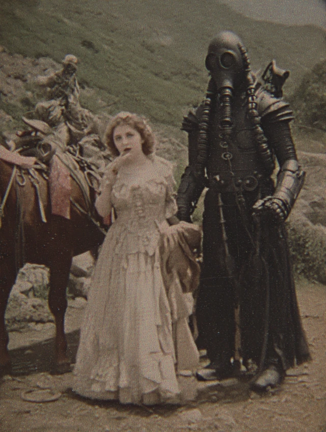 La Guerre des Étoiles: Princess Captured by Mechanical Being