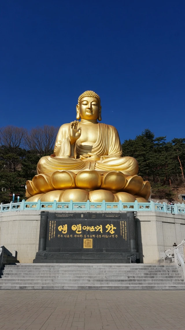Golden Buddha Statue Serene Peaceful Scene